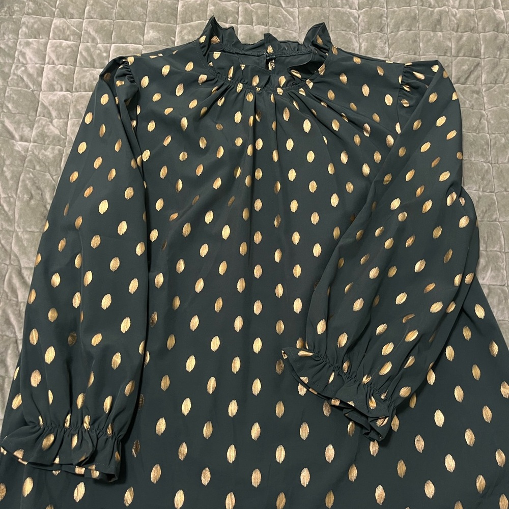 Avanova Chic Women's Blouse with Gold Accents